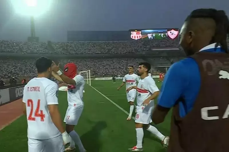بعد إنذار عدي الدباغ مع الزمالك.. لاعبون تعرضوا للعقوبة بسبب الاحتفال بـ "قناع" 